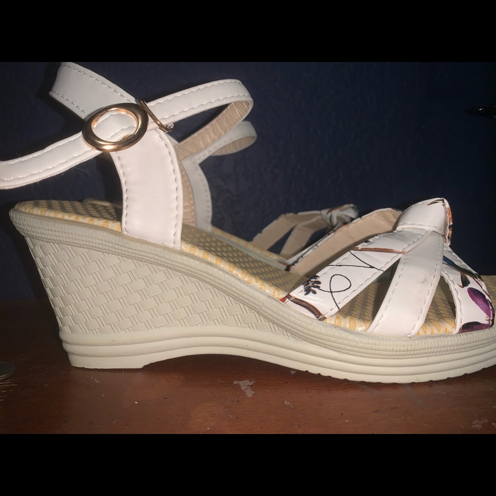 Shoes - Picture 2 of 6